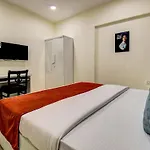 Spacious 2Bhk W I Caretaker Near Bkc And Jio Center