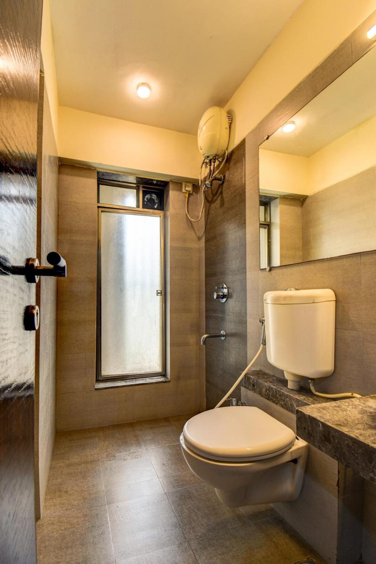 Spacious 2bhk W I Caretaker Near Bkc And Jio Center * Bombaj