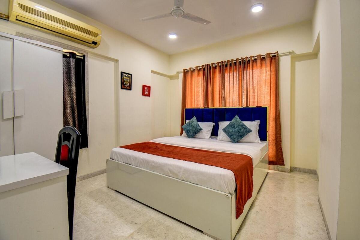 Spacious 2bhk W I Caretaker Near Bkc And Jio Center Bombaj