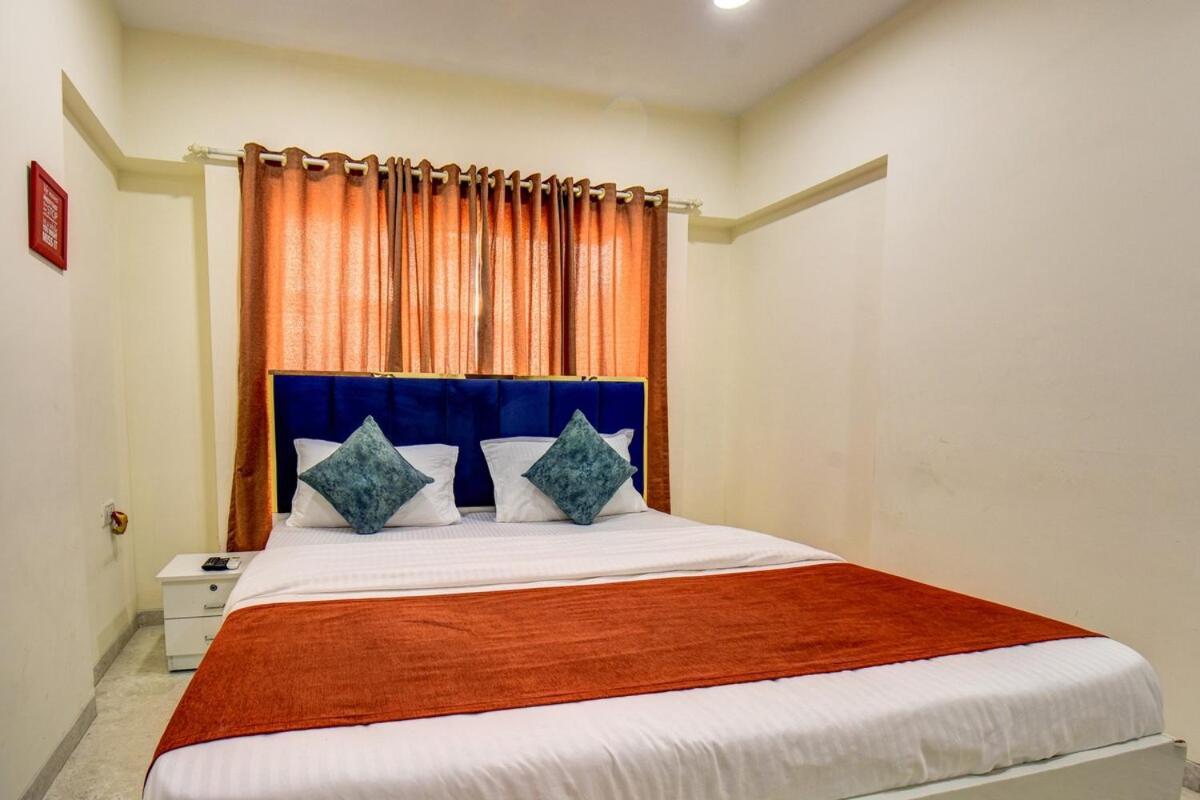 Spacious 2bhk W I Caretaker Near Bkc And Jio Center *