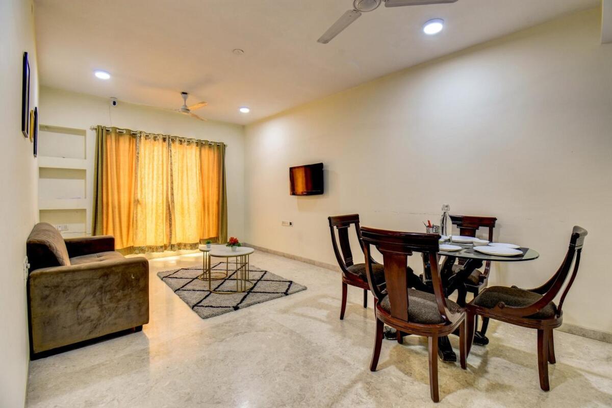 Spacious 2bhk W I Caretaker Near Bkc And Jio Center * Bombaj